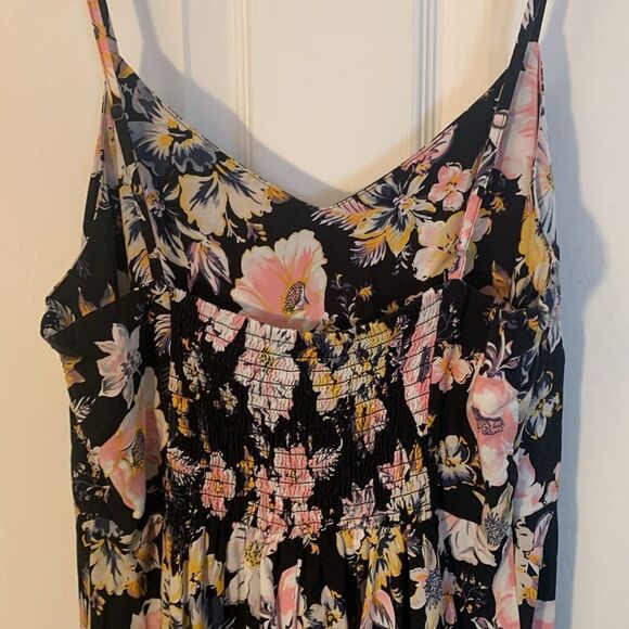 GAP SUN DRESS SPAGHETTI STRAPS AND ELASTIC AT BACK SWING SKIRT PRINT SZ MED - Picture 9 of 10